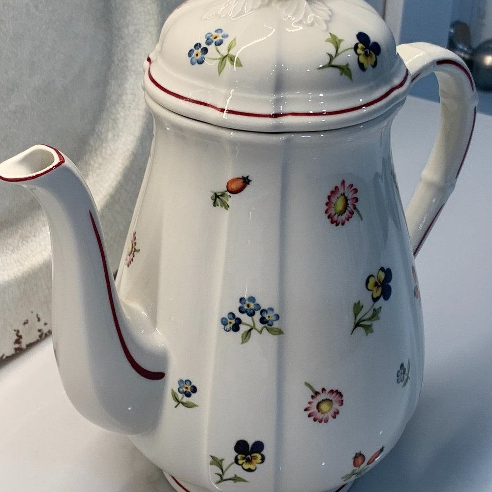 ⭐️HOST PICK⭐️Villeroy & Boch Petite Fleur Coffee Pot - Picture 5 of 13